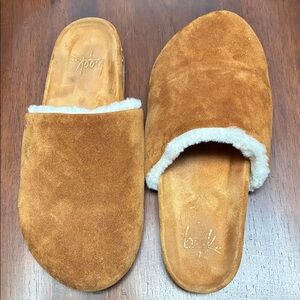 beek Women's Chestnut Suede Slip-On Shearling Lined Slippers